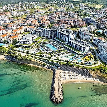 Voya Hotel